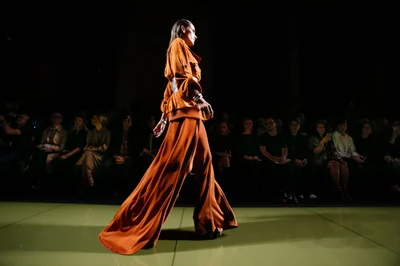 Look 16
